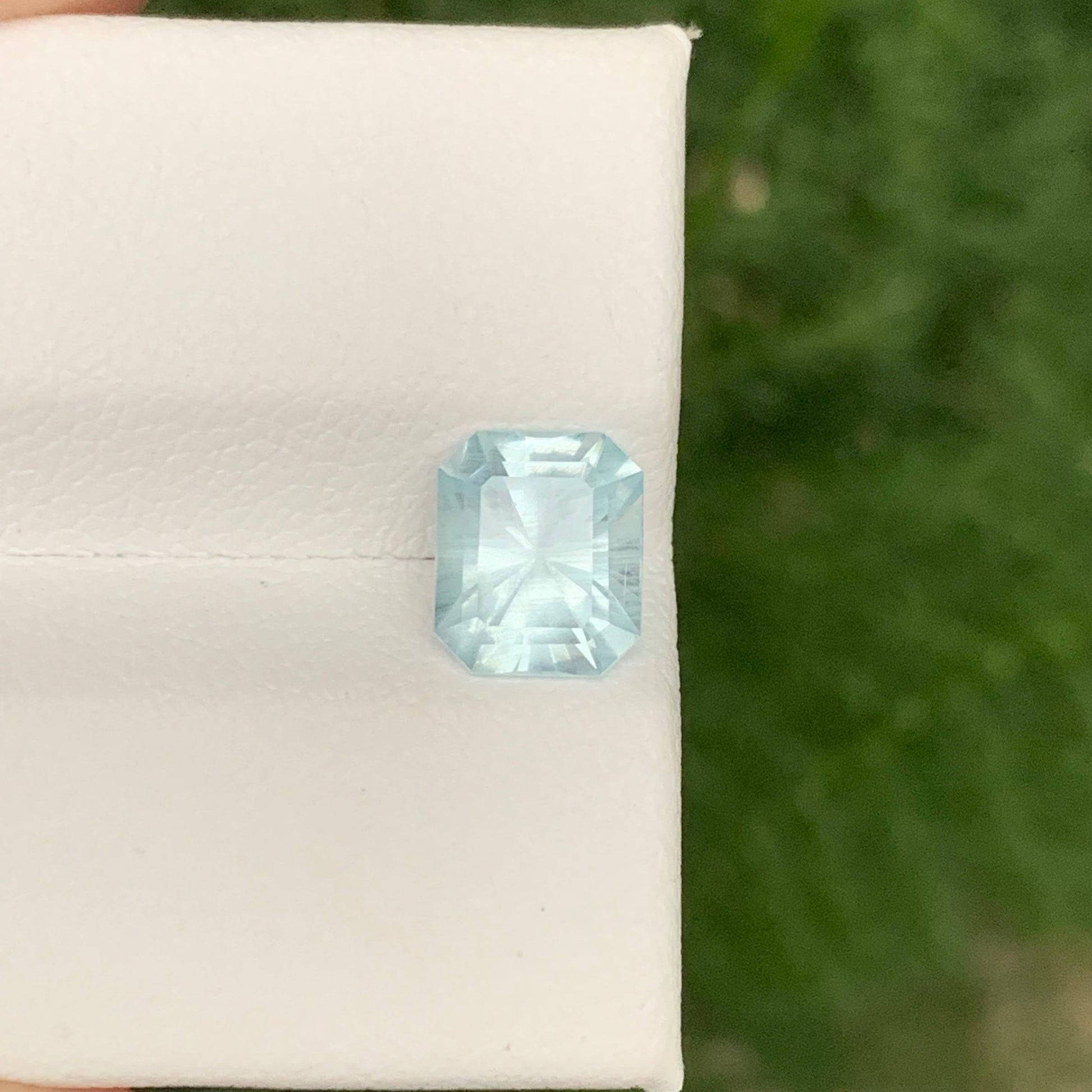 1.75 Carats Light Blue Aquamarine