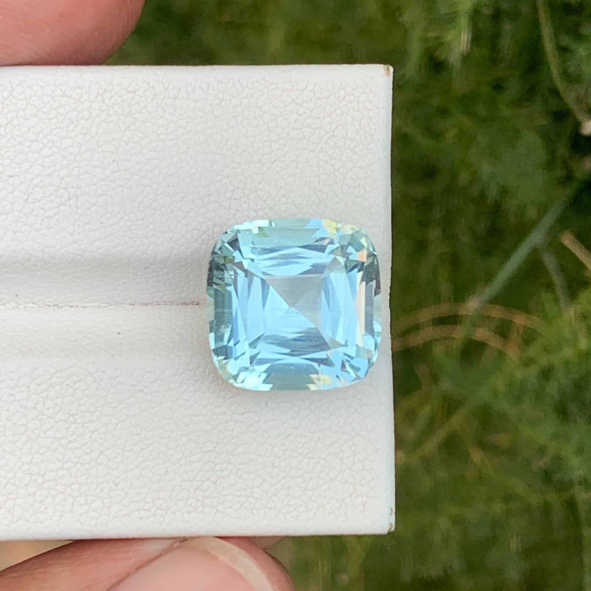 9.70 Carats Light Blue Aquamarine 
