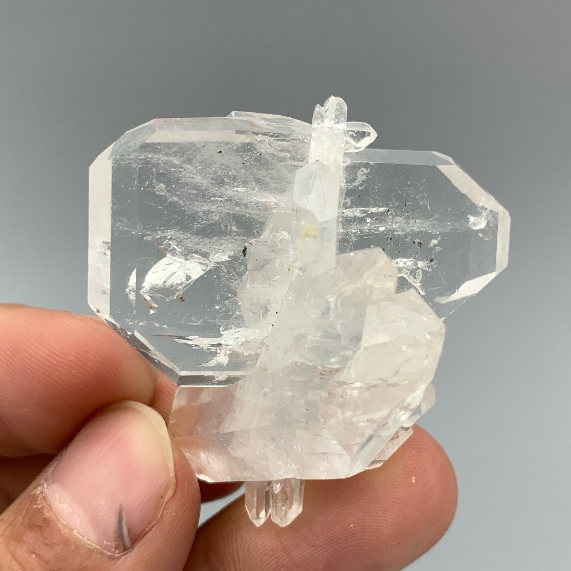Butterfly Shape Adorable Faden Quartz Cluster