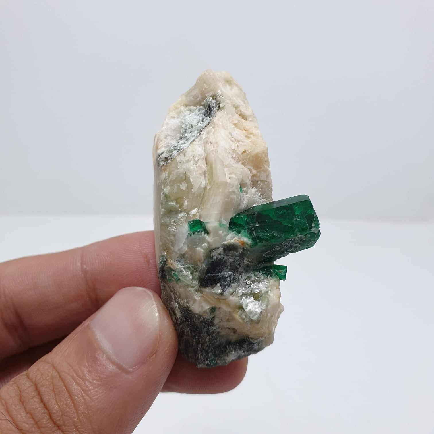 Elongated Focal Gem Emerald Crystal Nicely Positioned on Creamy White Calcite
