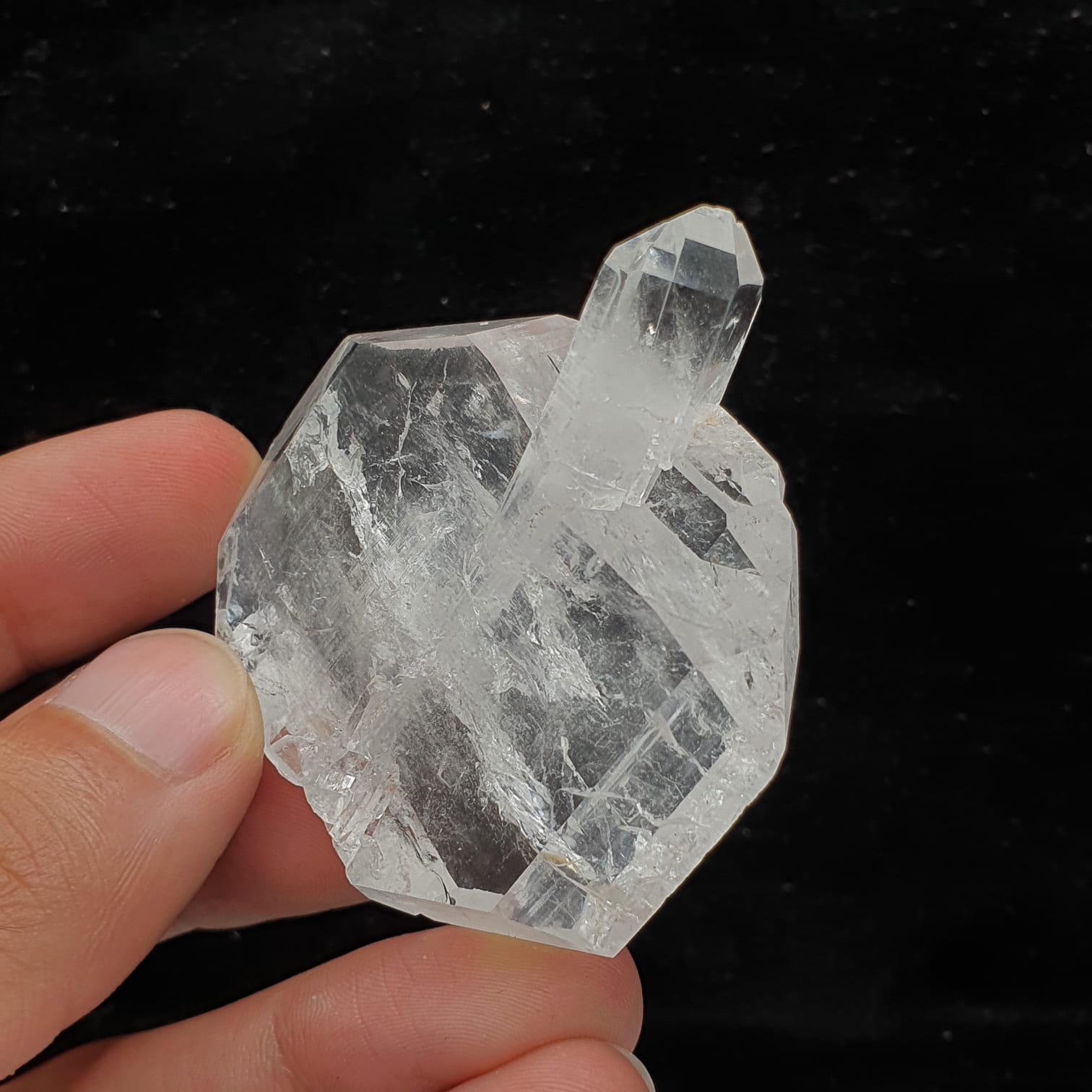 Interesting Crystallography for Faden Quartz with Secondary xl Shooting Upward