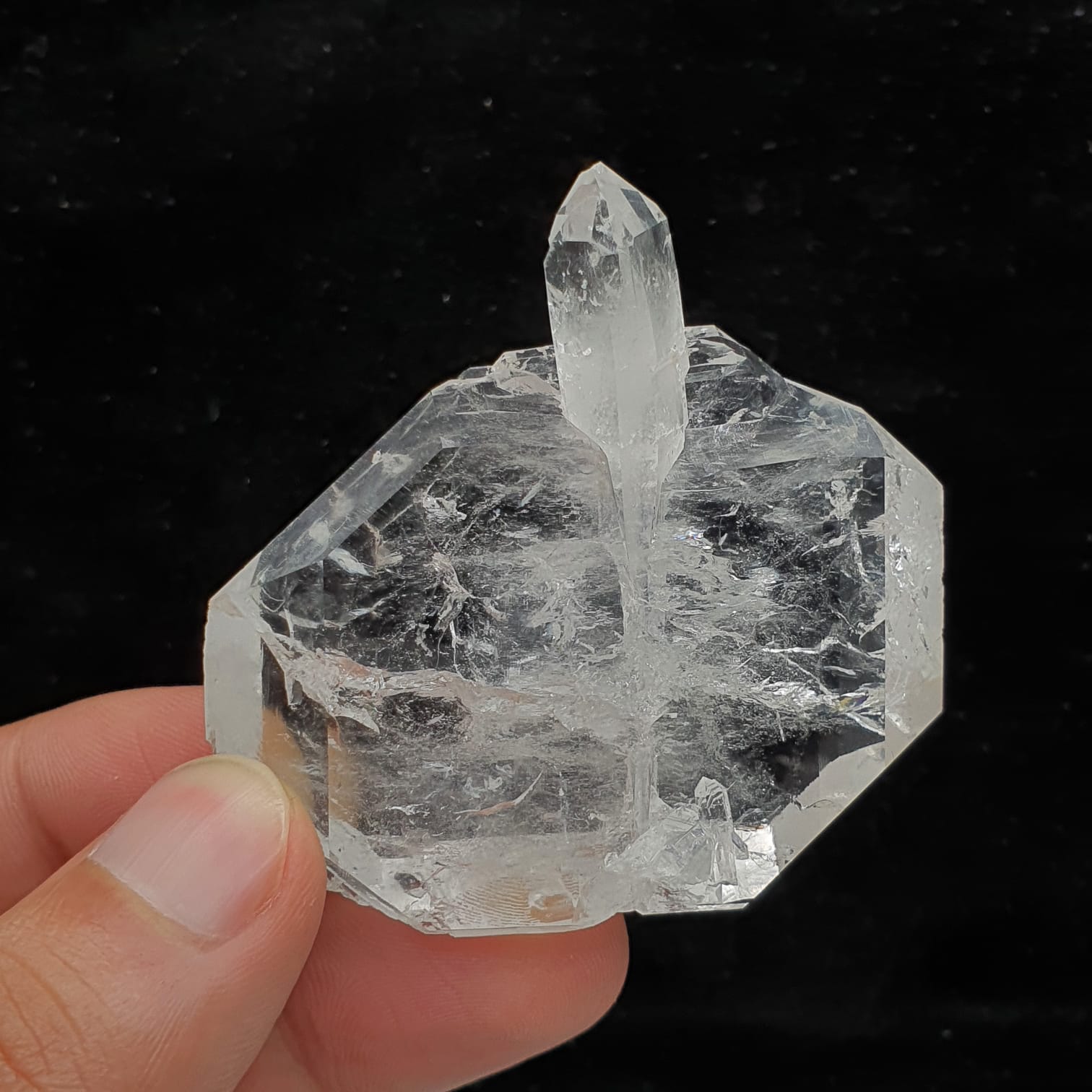 Interesting Crystallography for Faden Quartz with Secondary xl Shooting Upward