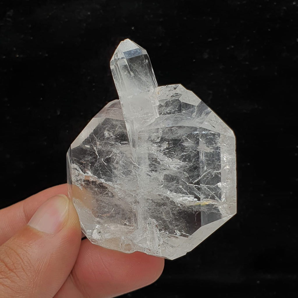 Interesting Crystallography for Faden Quartz with Secondary xl Shooting Upward