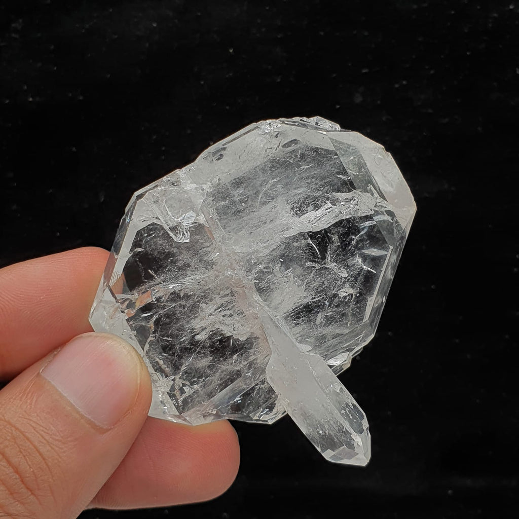 Interesting Crystallography for Faden Quartz with Secondary xl Shooting Upward