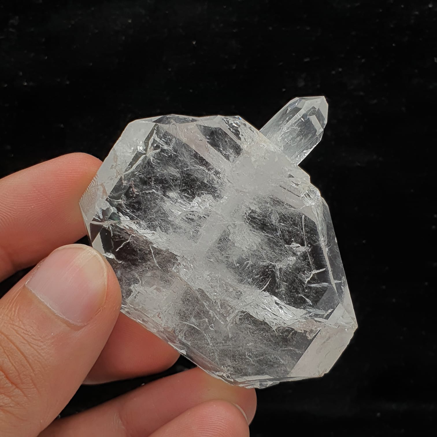 Interesting Crystallography for Faden Quartz with Secondary xl Shooting Upward