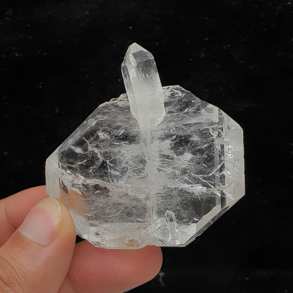 Interesting Crystallography for Faden Quartz with Secondary xl Shooting Upward