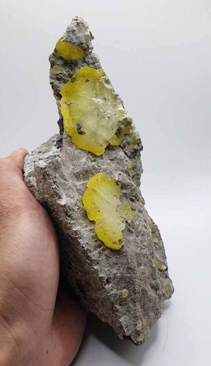 Lemon-Yellow Brucite Crystals On Silvery White Chromite Matrix