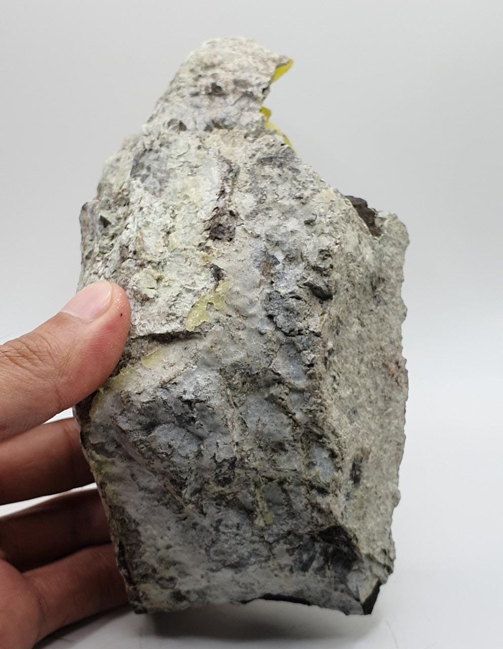 Lemon-Yellow Brucite Crystals On Silvery White Chromite Matrix