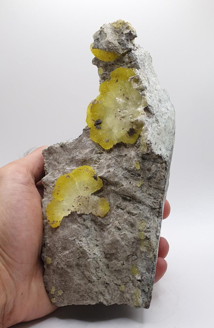Lemon-Yellow Brucite Crystals On Silvery White Chromite Matrix