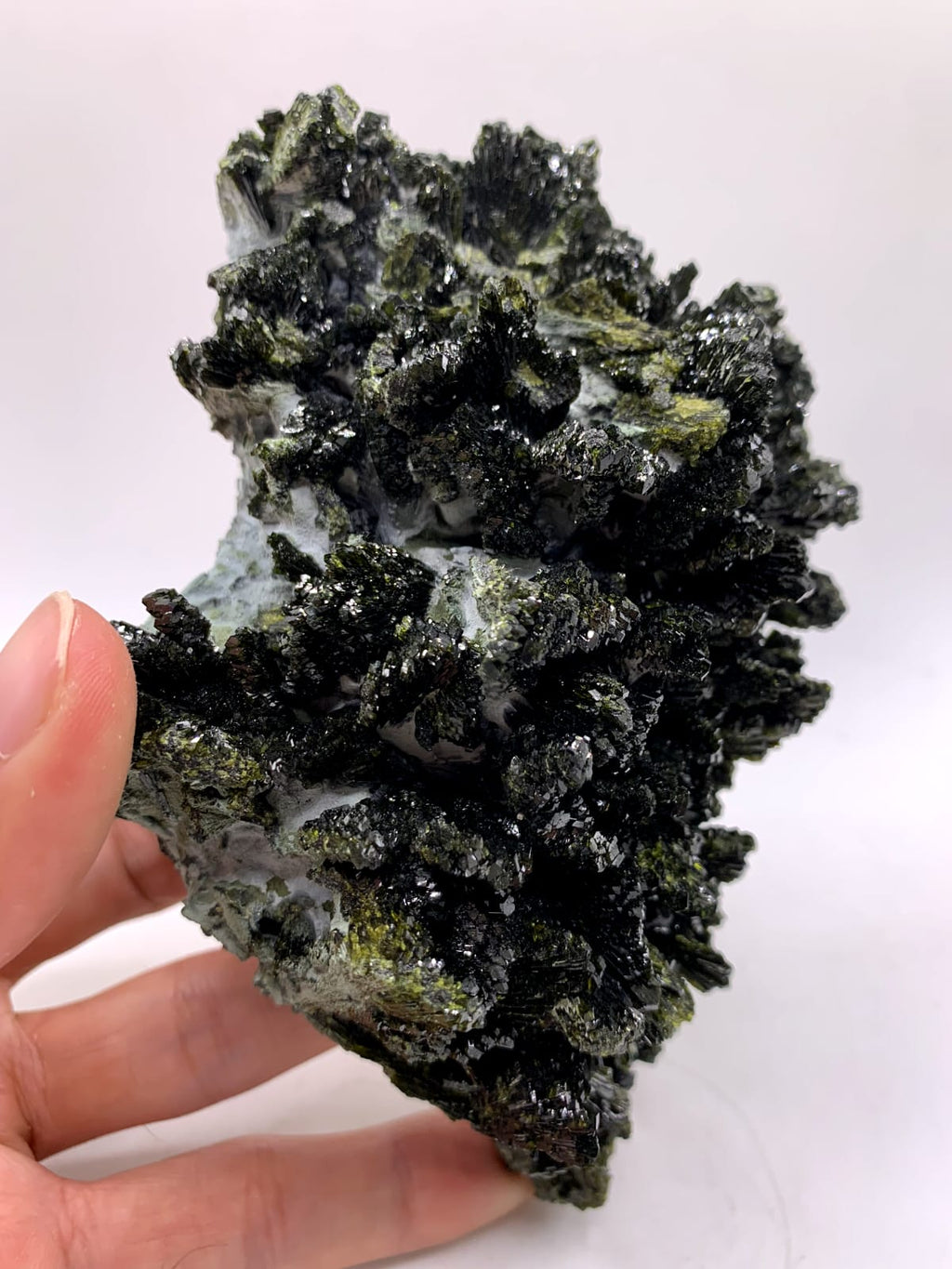 Lovely Dendritic Shape Epidote Cluster