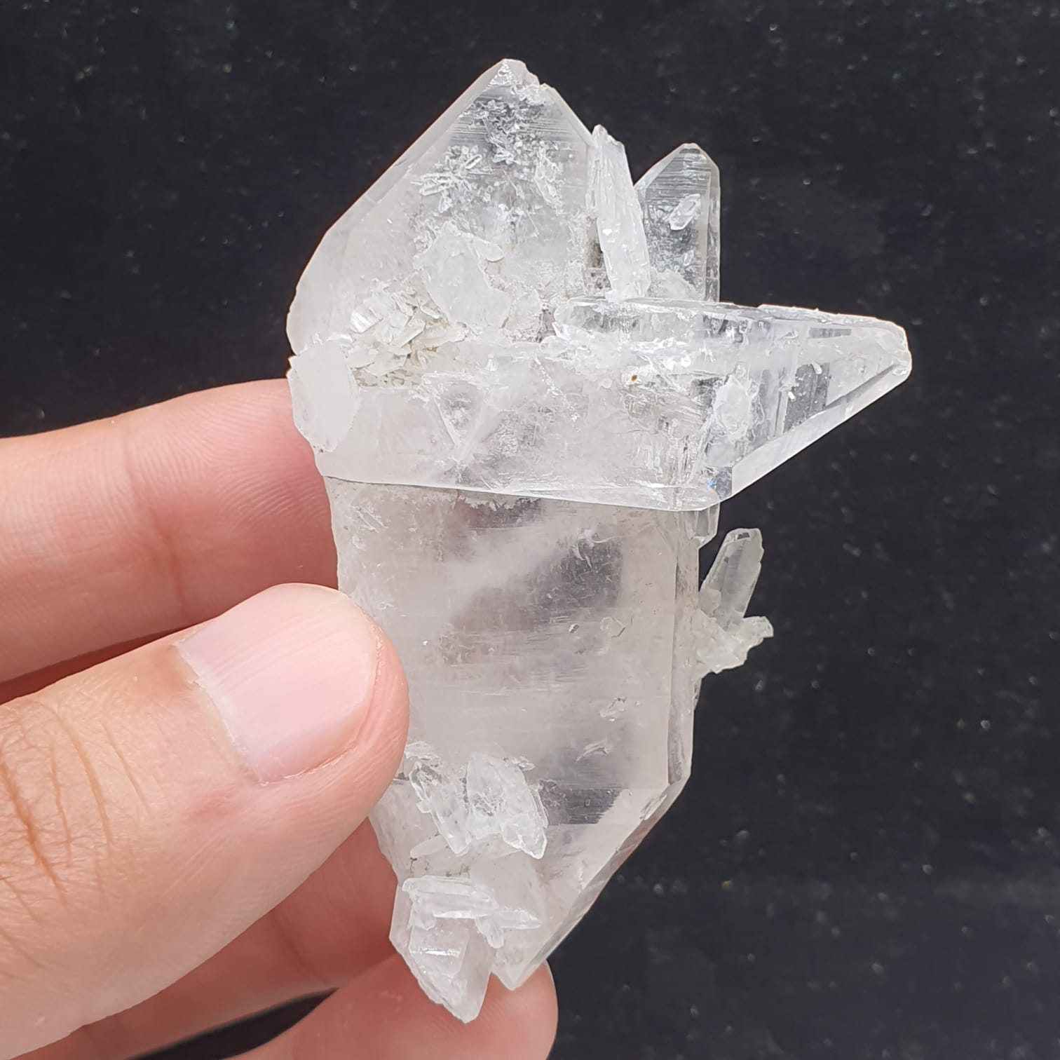 Robust Cluster Of Pointed Terminated Quartz With Vitreous Wet luster