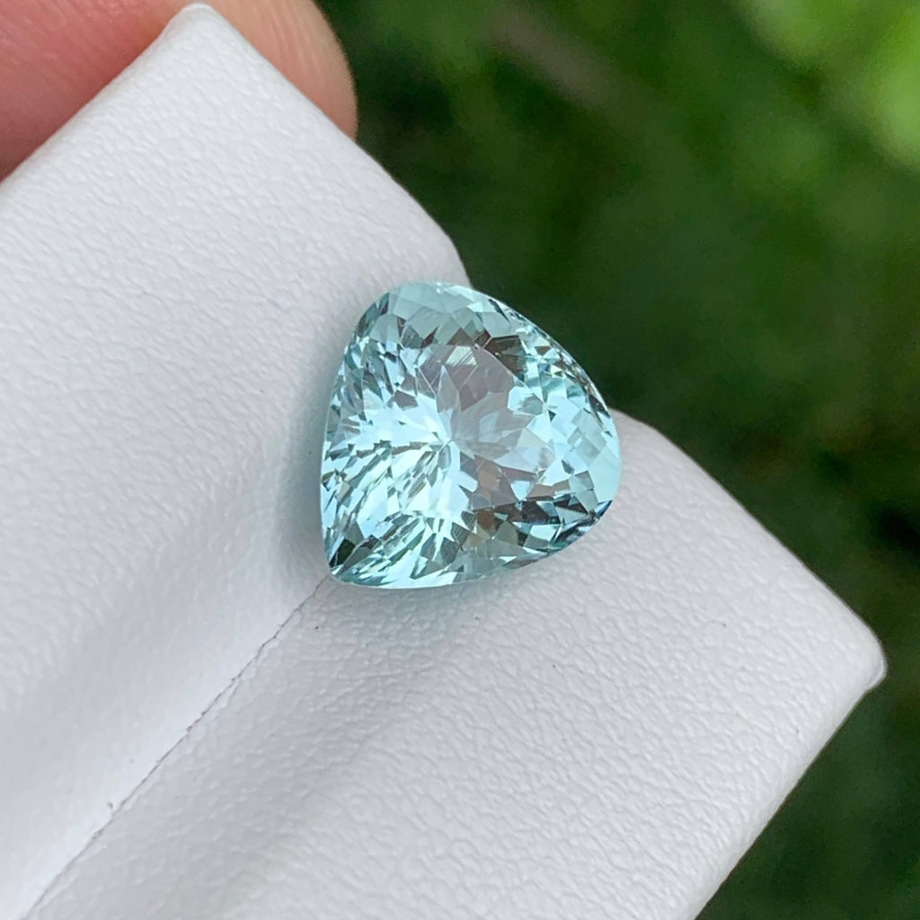 4.45 Carats Light Blue Aquamarine