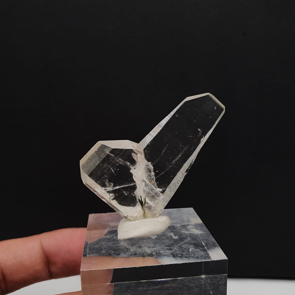 Rare Japan Law Twin Quartz With Excellent Transparency