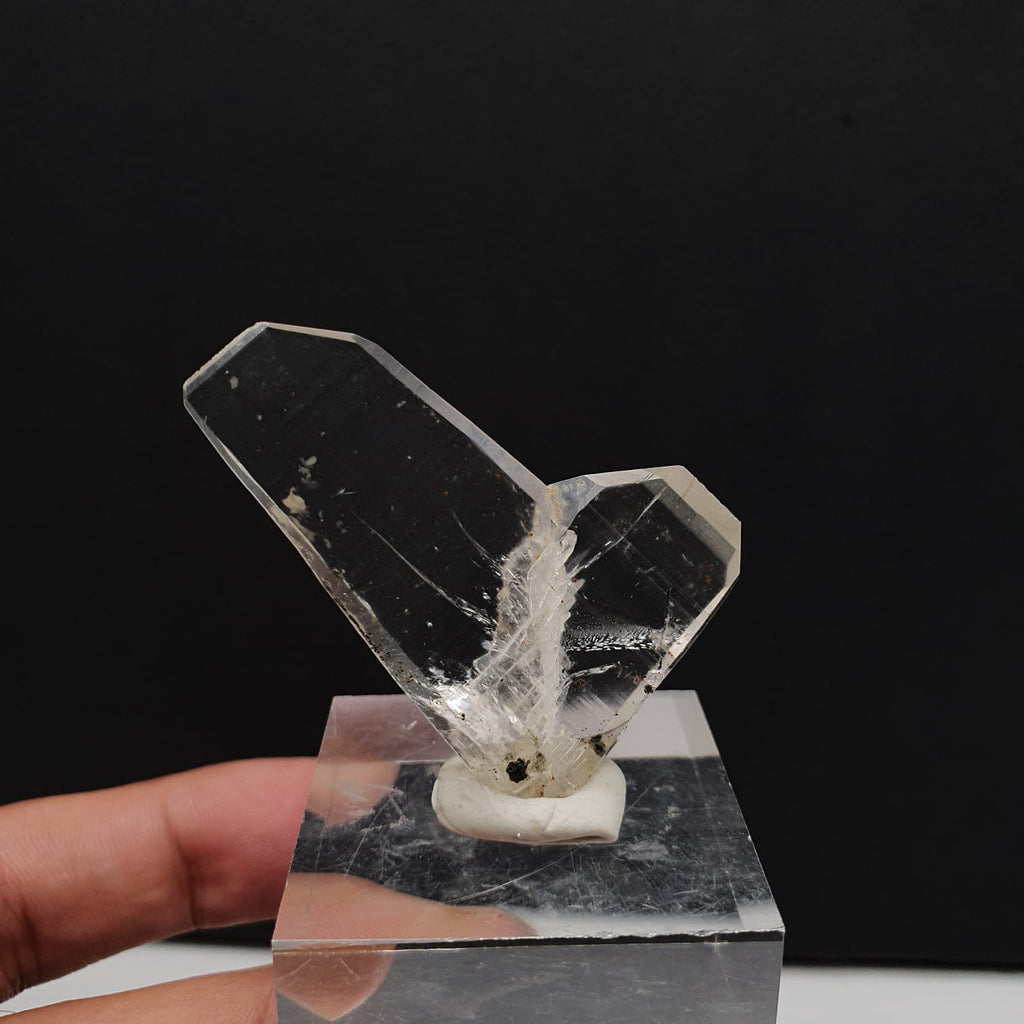 Rare Japan Law Twin Quartz With Excellent Transparency