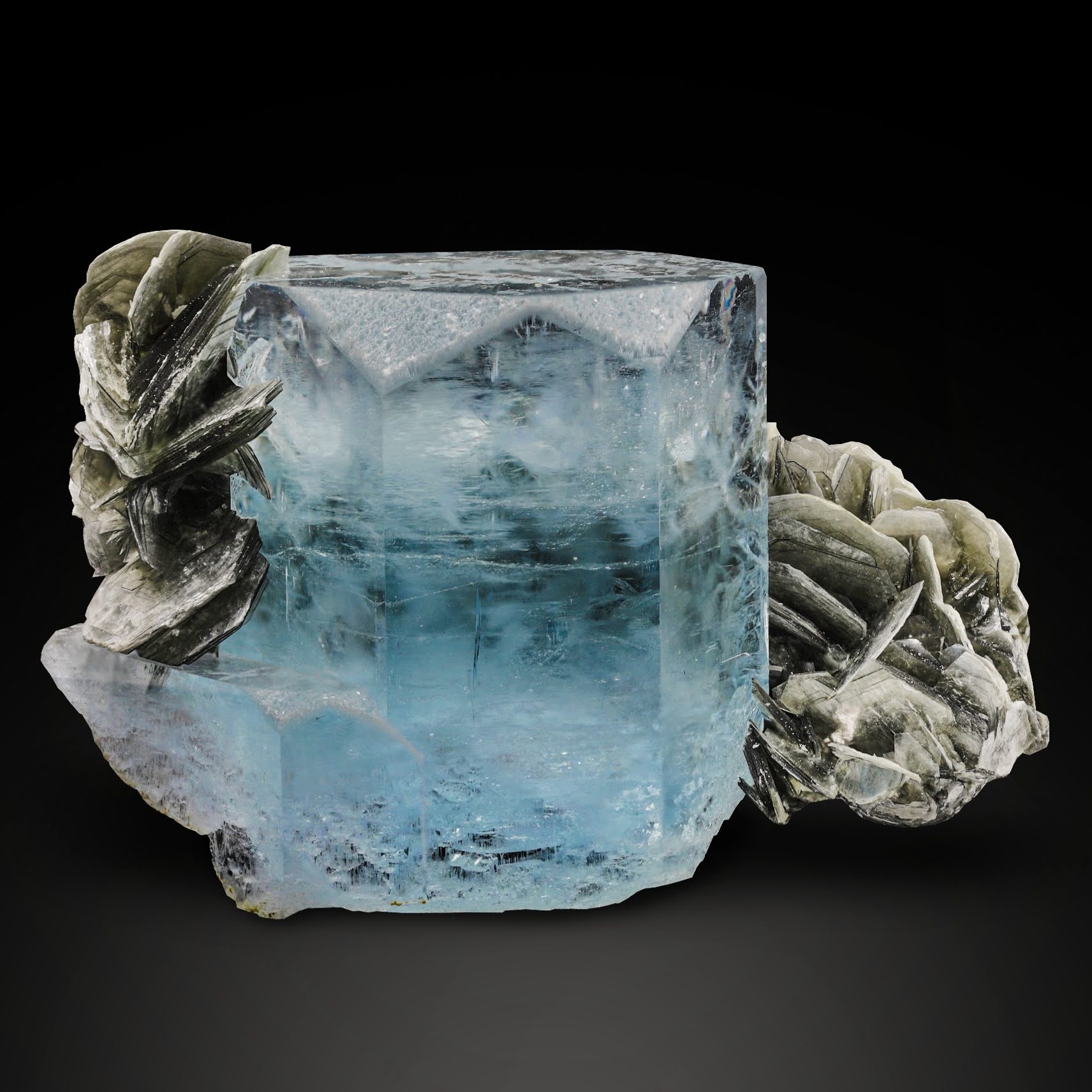 Aquamarine crystal nicely positioned on Muscovite matrix From Pakistan