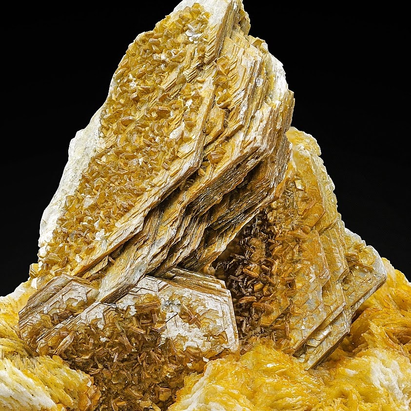 Muscovite Mica On Cleavelandite From Pakistan