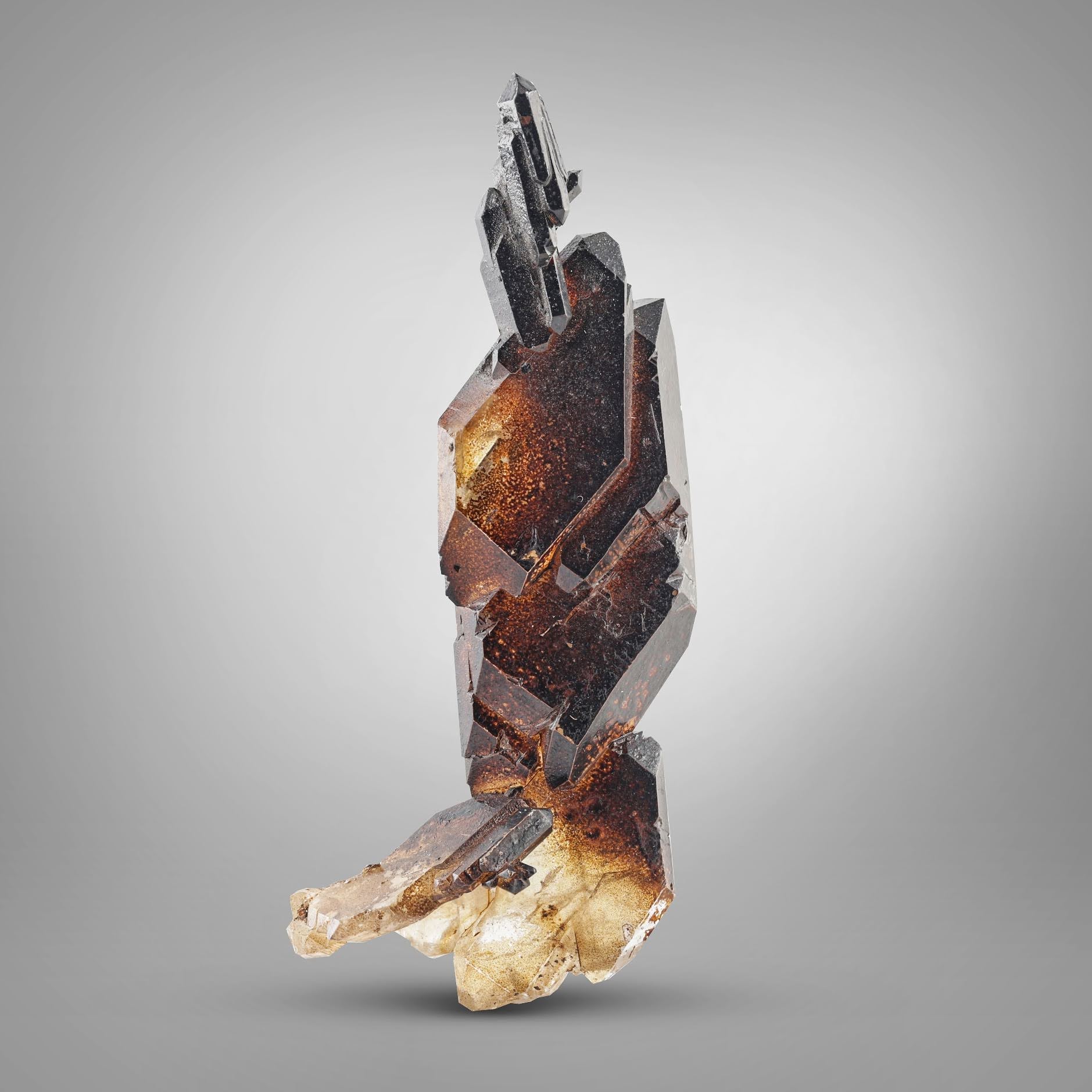 culptural and attractive Faden Quartz with Iron-oxide coating from Pakistan