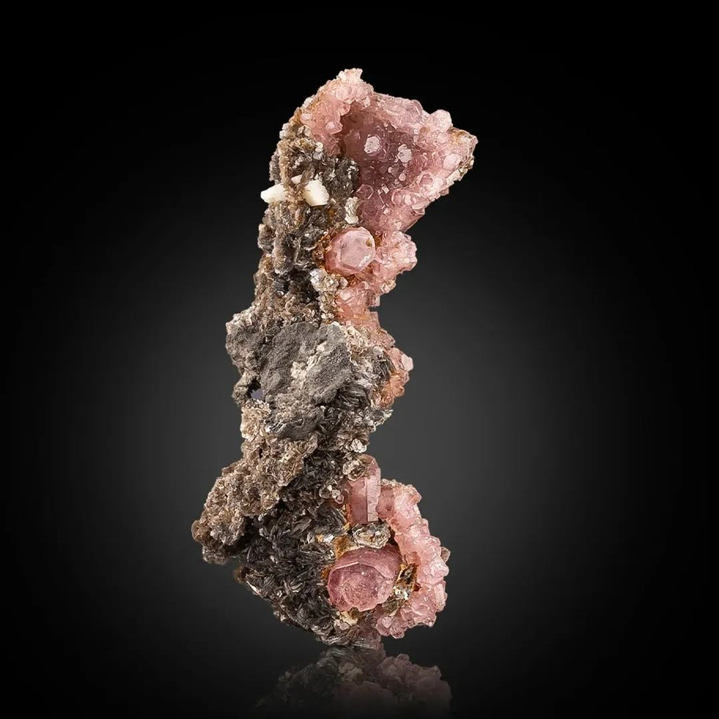 Aesthetic Apatite With Muscovite