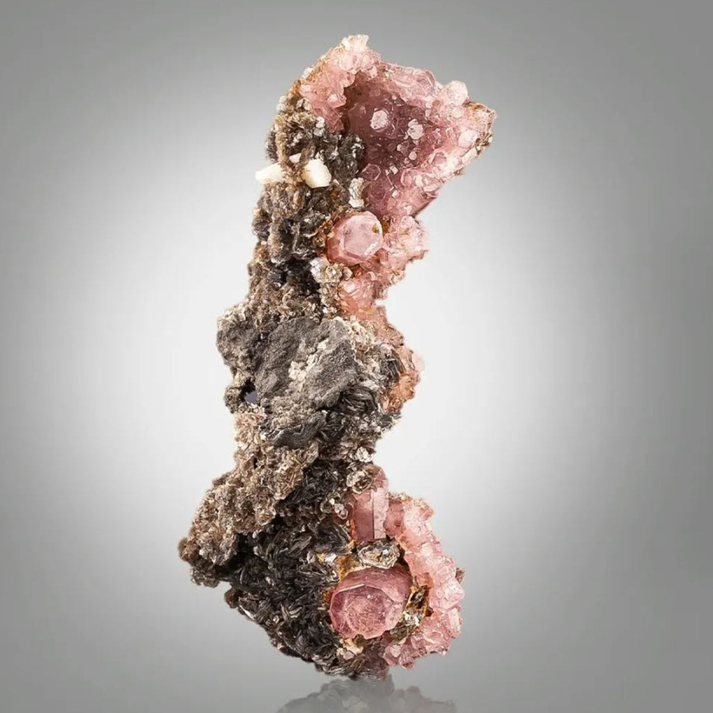 Aesthetic Apatite With Muscovite