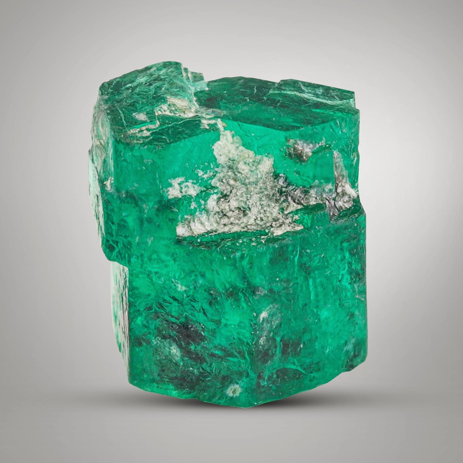 vibrant green color double terminated Emerald crystal from pakistan
