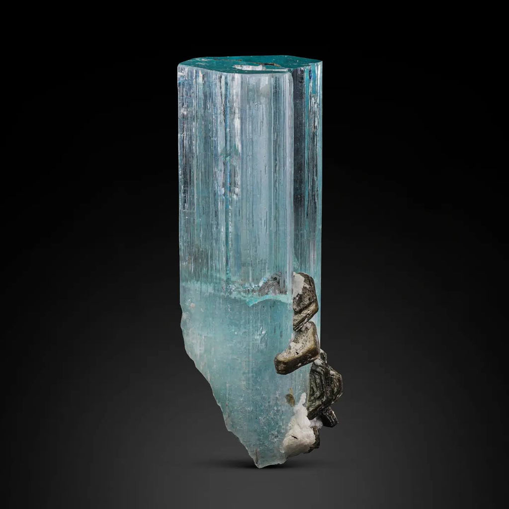 The Batch Of 3 Best Quality Blue Aquamarine Crystals From Pakistan