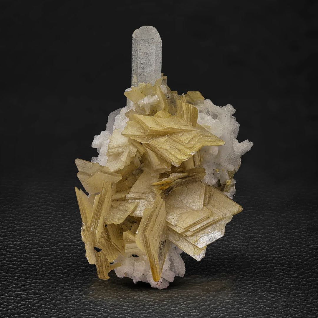 Combination of Aquamarine on Muscovite with Albite from Pakistan