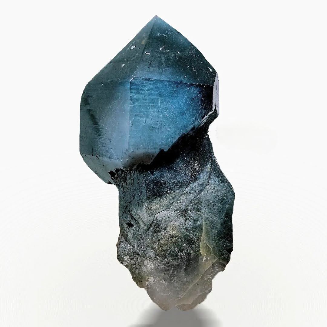 Blue Quartz Scepter with Manganeso Riebeckite Rutile Inclusion from Pakistan