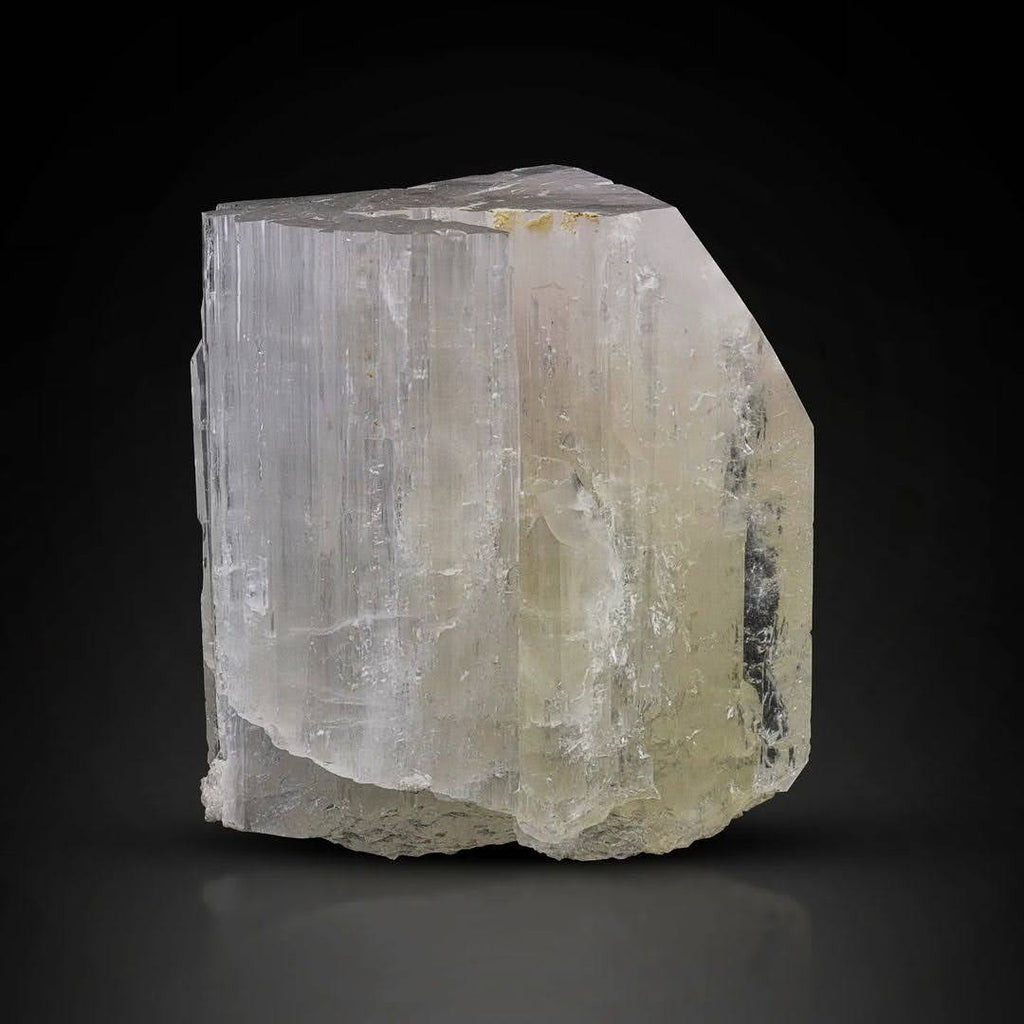 rare twinned Hambergite crystal with excellent transparency from Pakistan