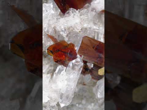 brookite-on-quartz-kharan-district-baluchistan-pakistan