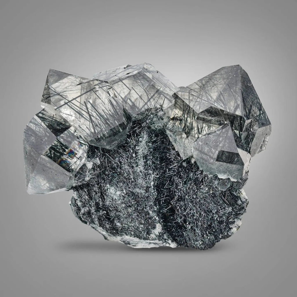 Manganeso Riebeckite rutile included Quartz on matrix from Pakistan