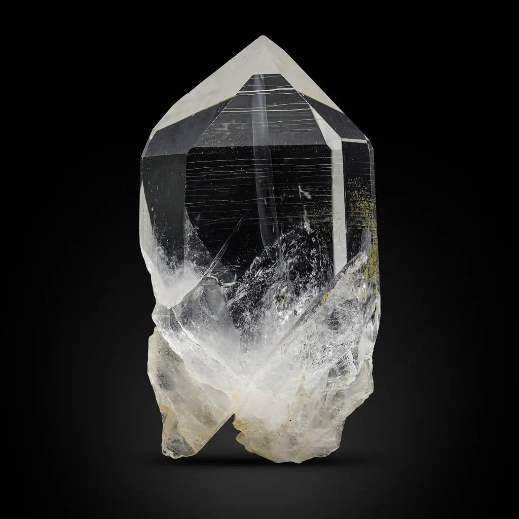 Transparent Pointed Quartz Crystal From Pakistan