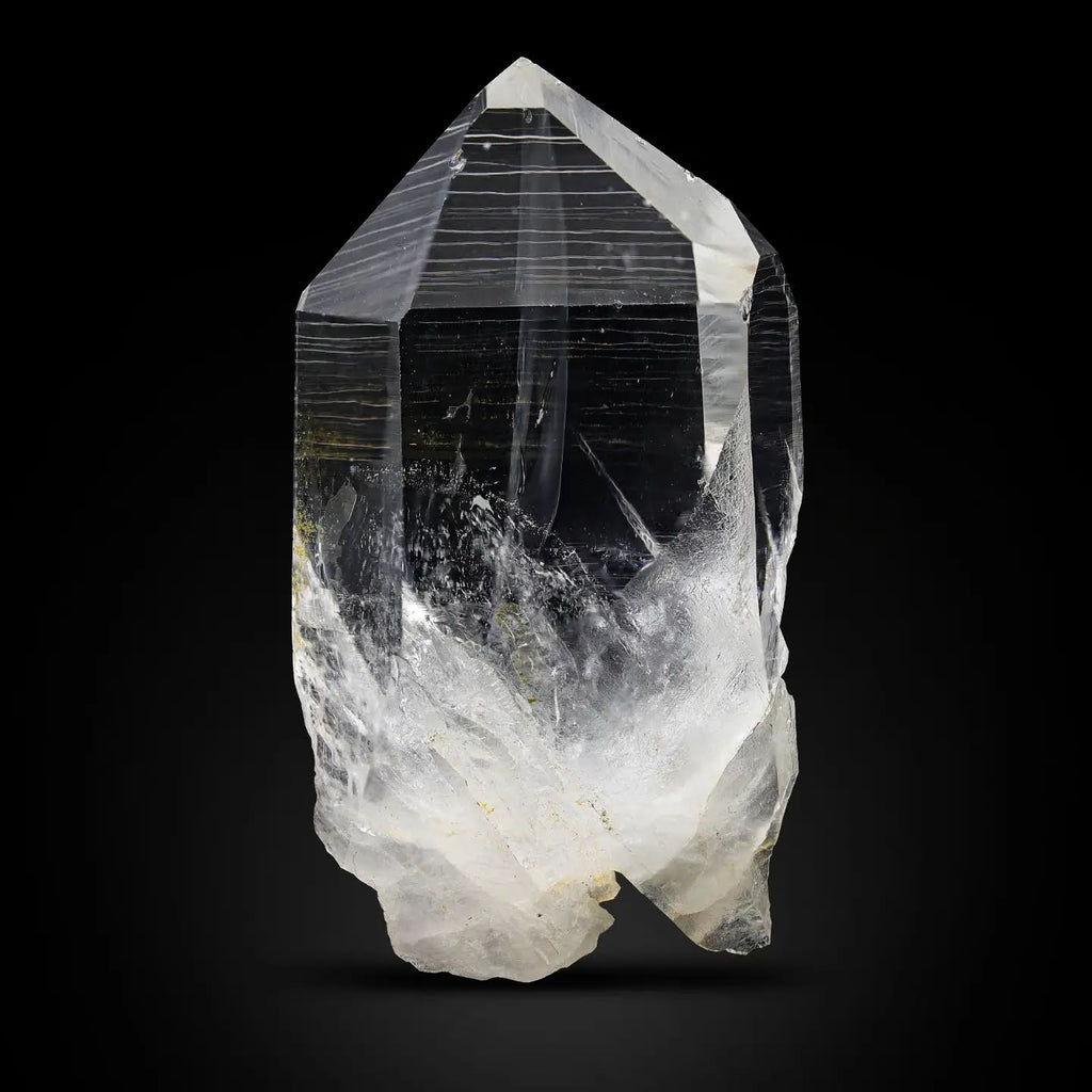 Transparent Pointed Quartz Crystal From Pakistan