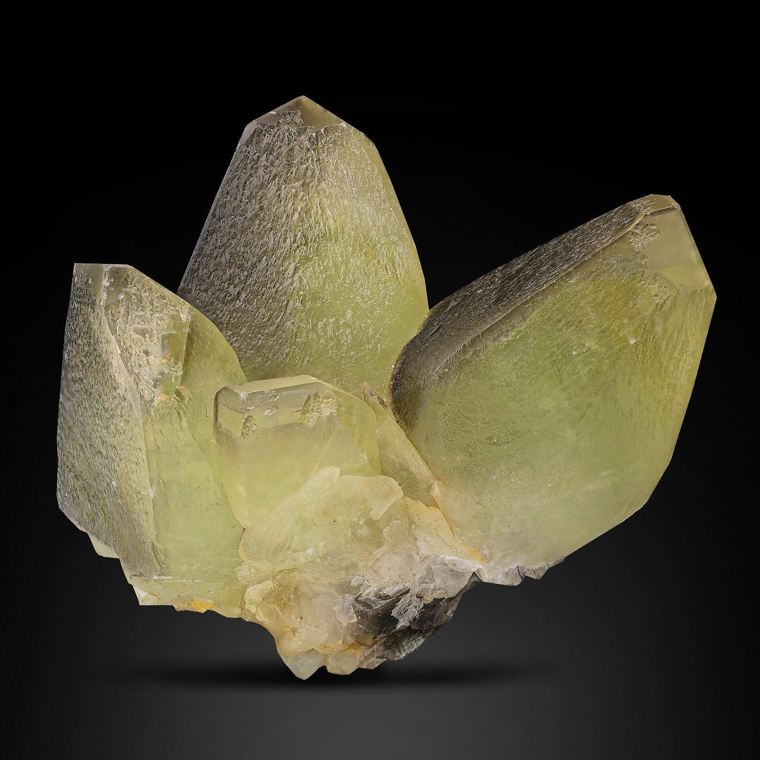 Calcite Crystals With Perfect Termination From Pakistan