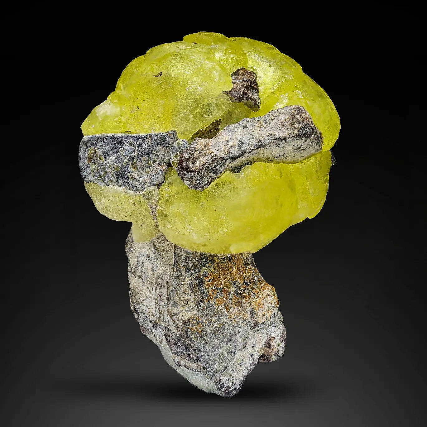 Botryoidal Brucite Crystal on Chromite Matrix from Pakistan