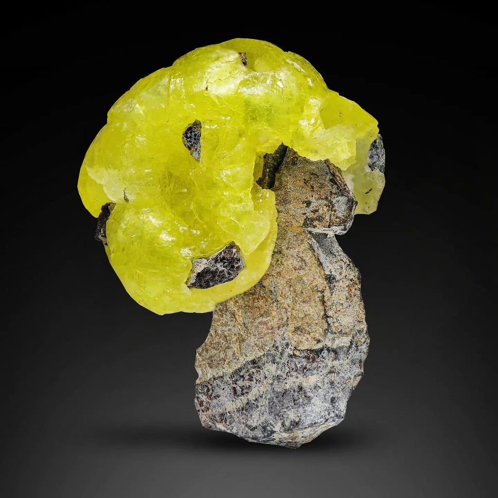 Botryoidal Brucite Crystal on Chromite Matrix from Pakistan