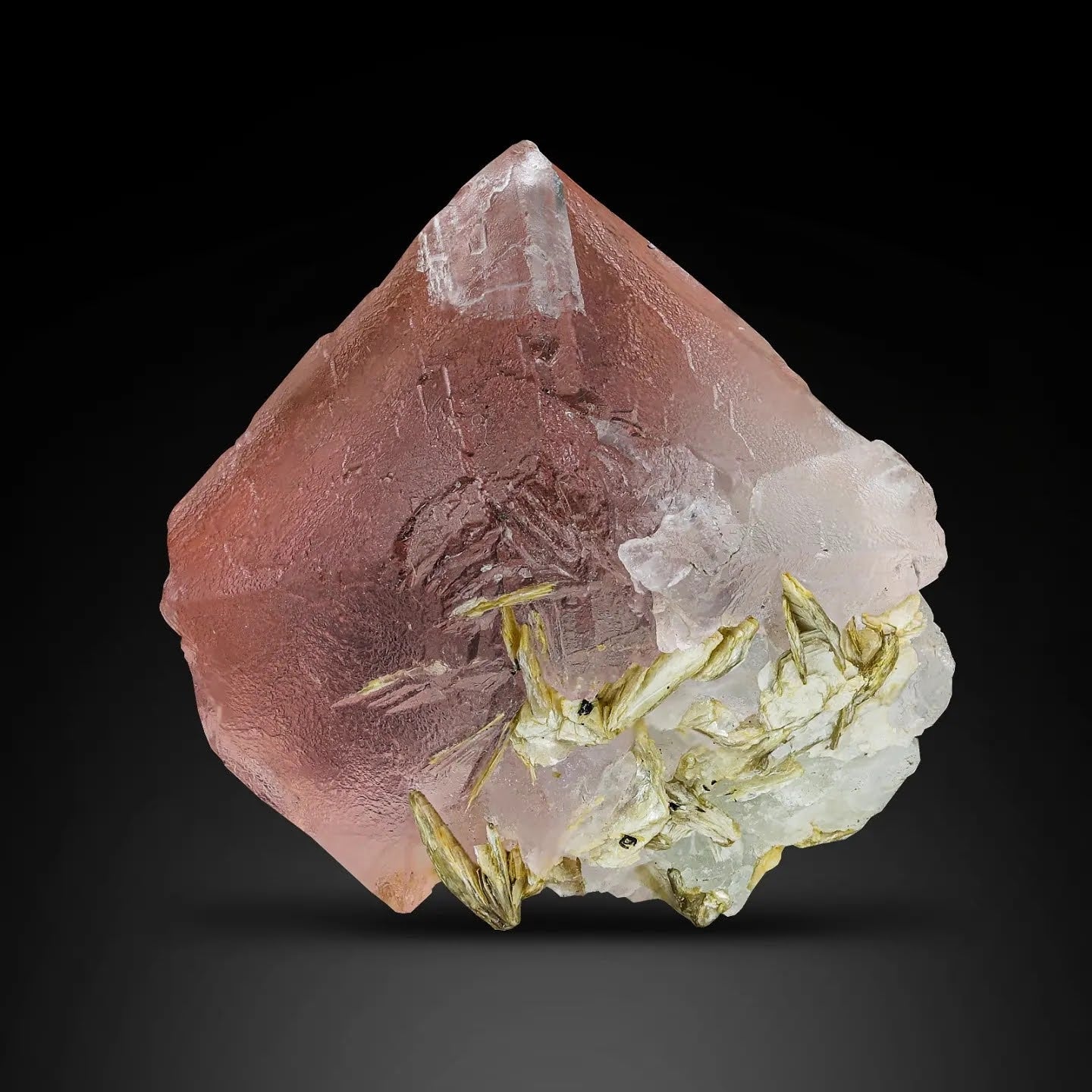 Terminated Fluorite with Muscovite From Pakistan